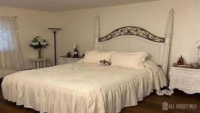 703 Cricket Lane, Woodbridge Proper, NJ 07095