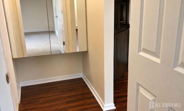 703 Cricket Lane, Woodbridge Proper, NJ 07095