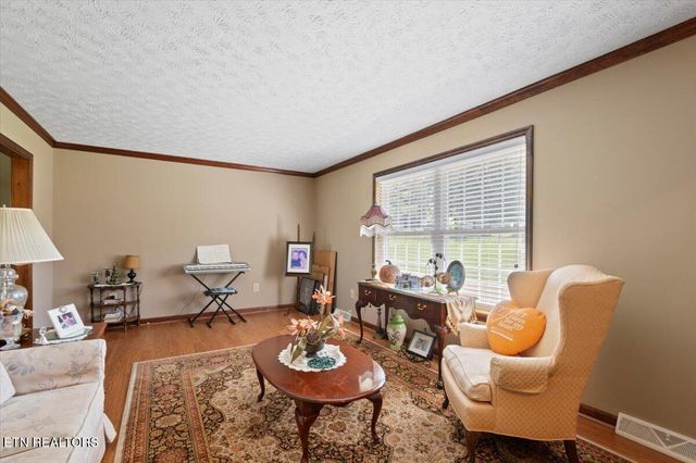 121 E Village Circle, Lafollette, TN 37766