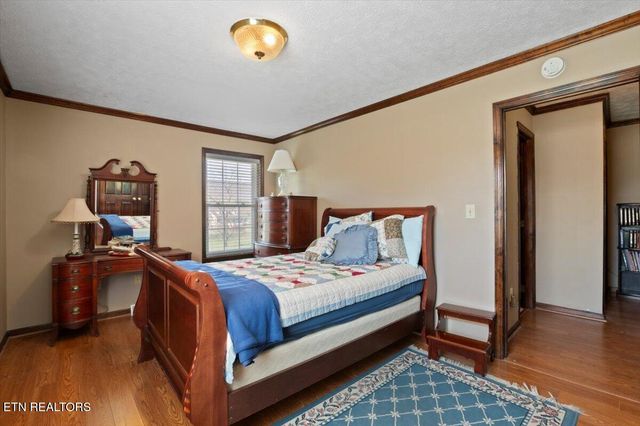 121 E Village Circle, Lafollette, TN 37766