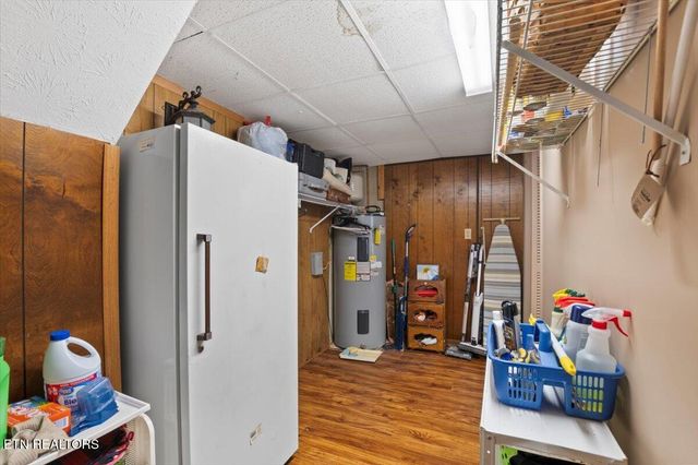 121 E Village Circle, Lafollette, TN 37766