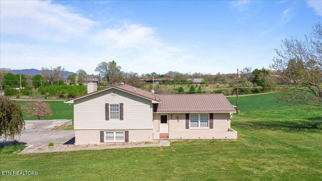 121 E Village Circle, Lafollette, TN 37766