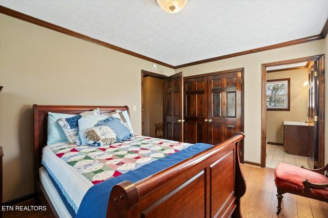 121 E Village Circle, Lafollette, TN 37766