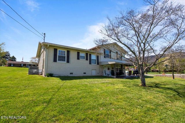121 E Village Circle, Lafollette, TN 37766