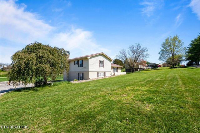 121 E Village Circle, Lafollette, TN 37766