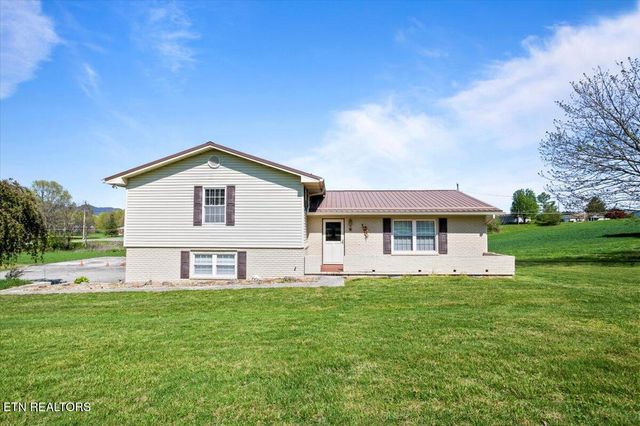 121 E Village Circle, Lafollette, TN 37766