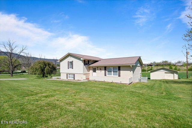 121 E Village Circle, Lafollette, TN 37766
