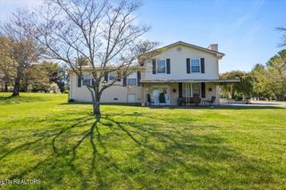 121 E Village Circle, Lafollette, TN 37766
