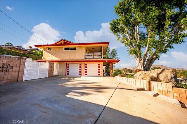 5425 Golden West, Riverside, CA 92509