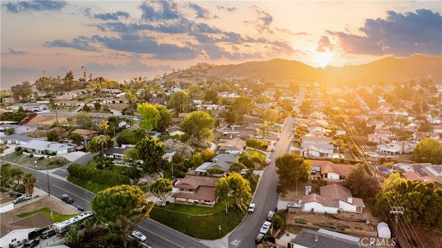 5425 Golden West, Riverside, CA 92509