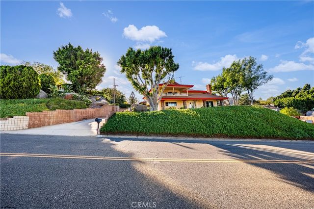 5425 Golden West, Riverside, CA 92509
