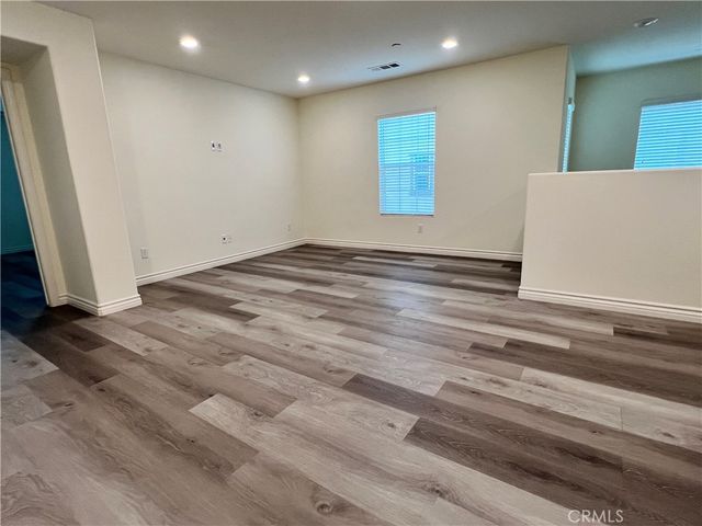 6077 Rosewood Way, Eastvale, CA 92880