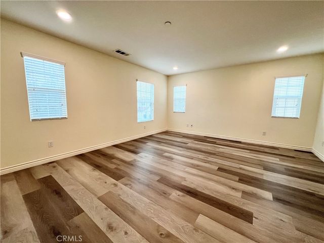 6077 Rosewood Way, Eastvale, CA 92880