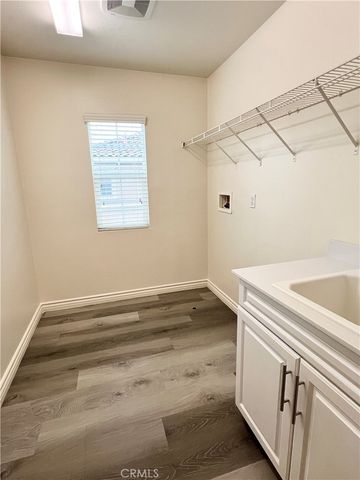 6077 Rosewood Way, Eastvale, CA 92880