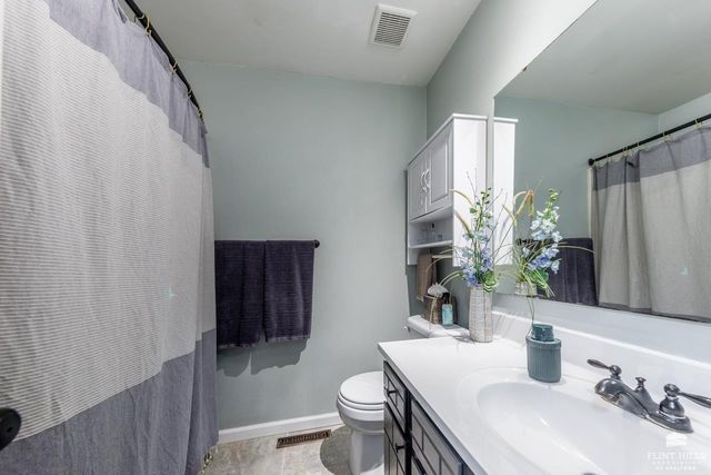 838 Dondee Drive, Manhattan, KS 66502