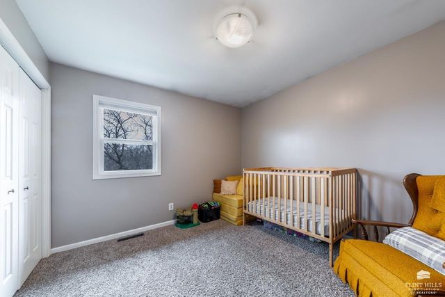 838 Dondee Drive, Manhattan, KS 66502