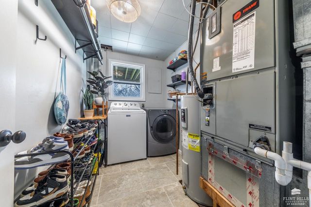 838 Dondee Drive, Manhattan, KS 66502