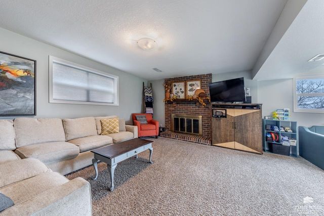 838 Dondee Drive, Manhattan, KS 66502