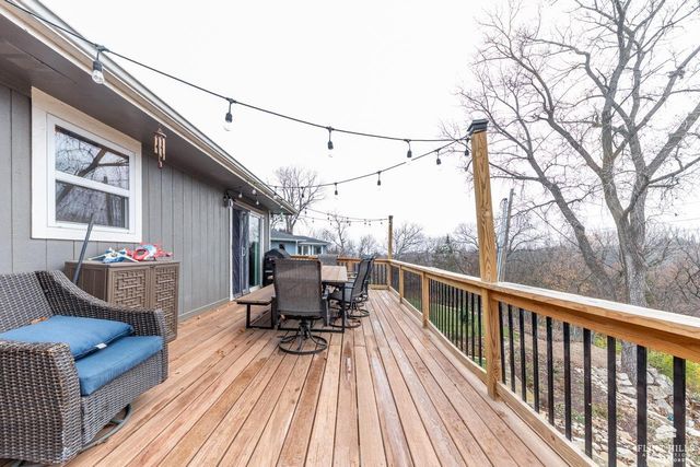 838 Dondee Drive, Manhattan, KS 66502