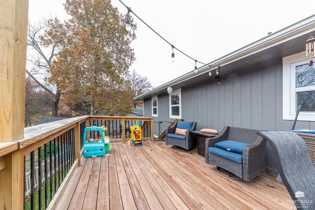 838 Dondee Drive, Manhattan, KS 66502