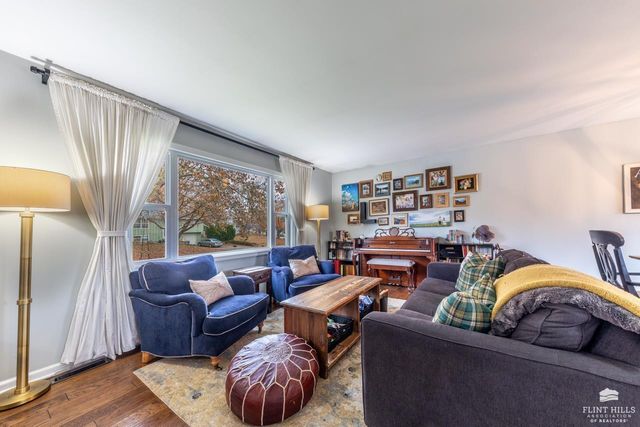 838 Dondee Drive, Manhattan, KS 66502