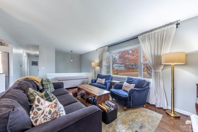 838 Dondee Drive, Manhattan, KS 66502