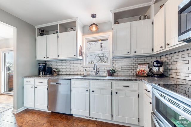 838 Dondee Drive, Manhattan, KS 66502