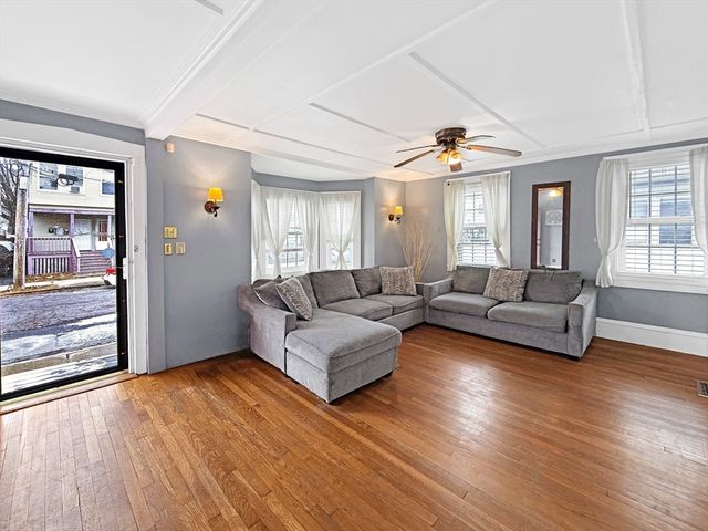 6 Nichols St, Lynn, MA 01902