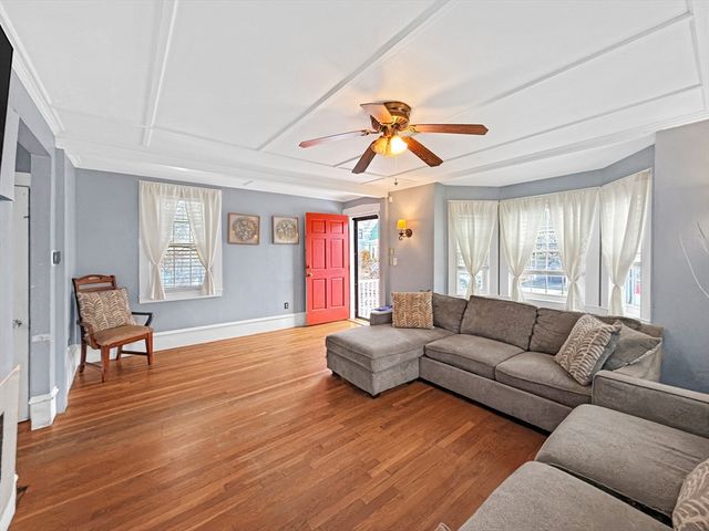 6 Nichols St, Lynn, MA 01902