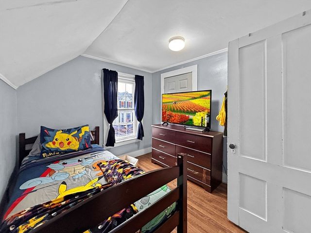 6 Nichols St, Lynn, MA 01902