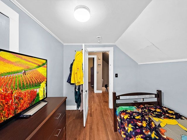 6 Nichols St, Lynn, MA 01902