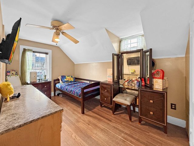 6 Nichols St, Lynn, MA 01902