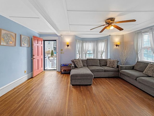 6 Nichols St, Lynn, MA 01902