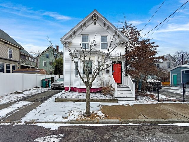 6 Nichols St, Lynn, MA 01902