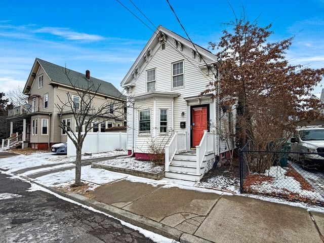 6 Nichols St, Lynn, MA 01902