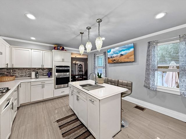 6 Nichols St, Lynn, MA 01902