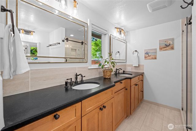643 Edmonds Way, Edmonds, WA 98020