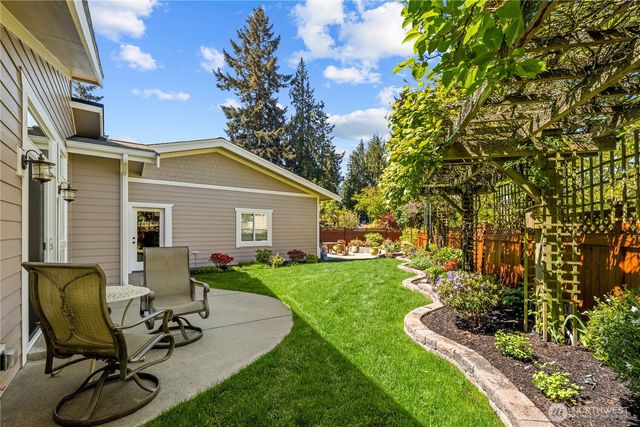 643 Edmonds Way, Edmonds, WA 98020