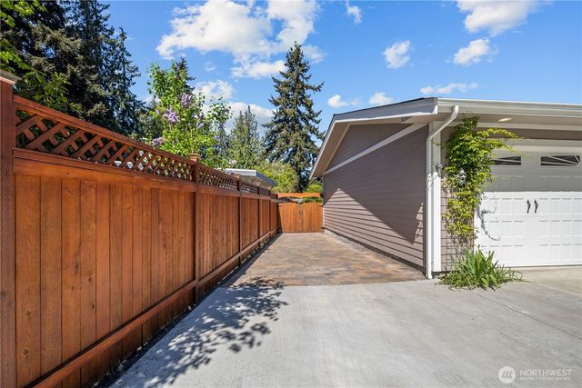 643 Edmonds Way, Edmonds, WA 98020