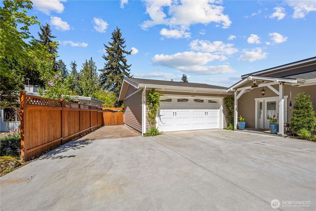643 Edmonds Way, Edmonds, WA 98020