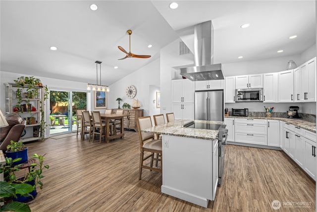 643 Edmonds Way, Edmonds, WA 98020