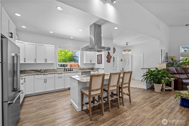 643 Edmonds Way, Edmonds, WA 98020