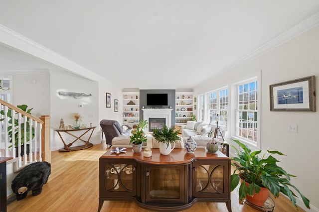 191 Brookview Drive, Hooksett, NH 03106