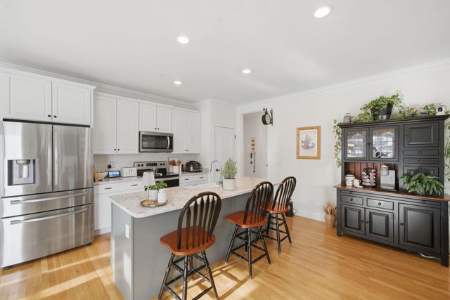 191 Brookview Drive, Hooksett, NH 03106