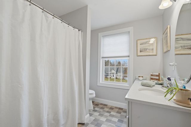 191 Brookview Drive, Hooksett, NH 03106