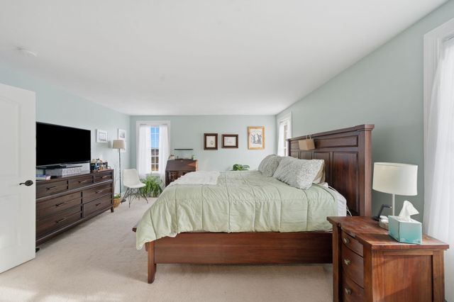 191 Brookview Drive, Hooksett, NH 03106