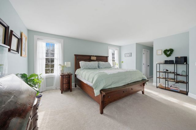 191 Brookview Drive, Hooksett, NH 03106