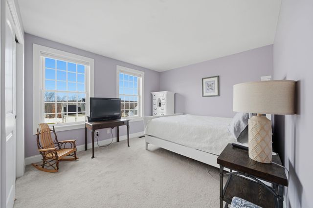 191 Brookview Drive, Hooksett, NH 03106