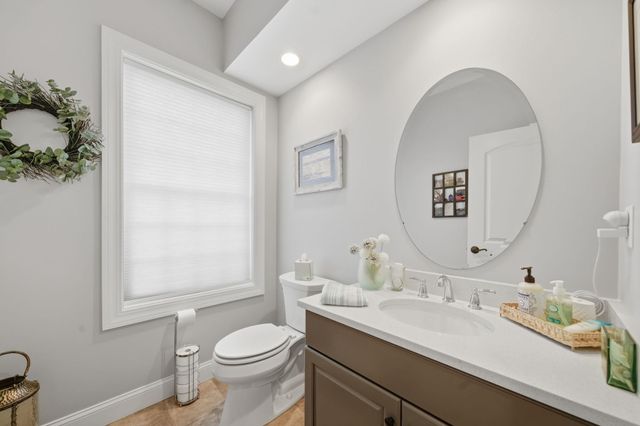 191 Brookview Drive, Hooksett, NH 03106