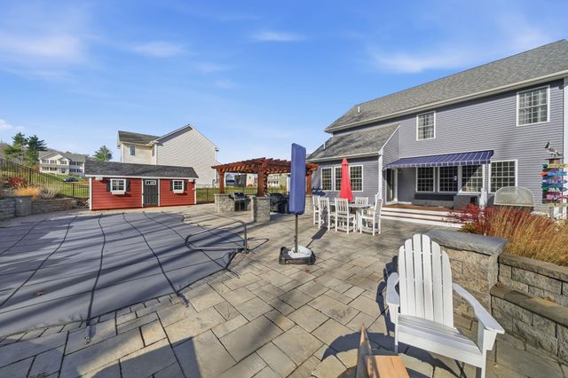 191 Brookview Drive, Hooksett, NH 03106